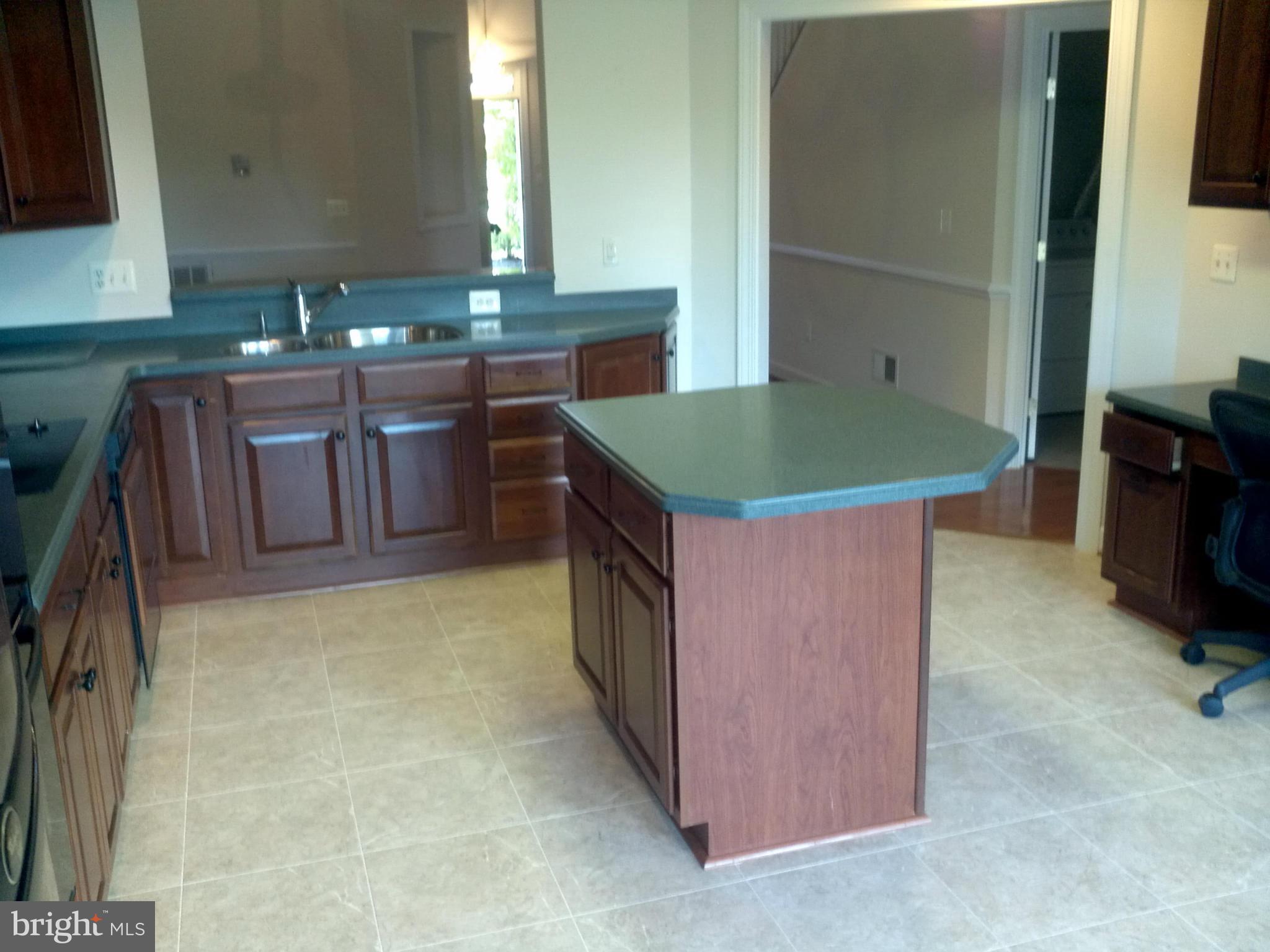 VIRGINIA OAKS - Residential