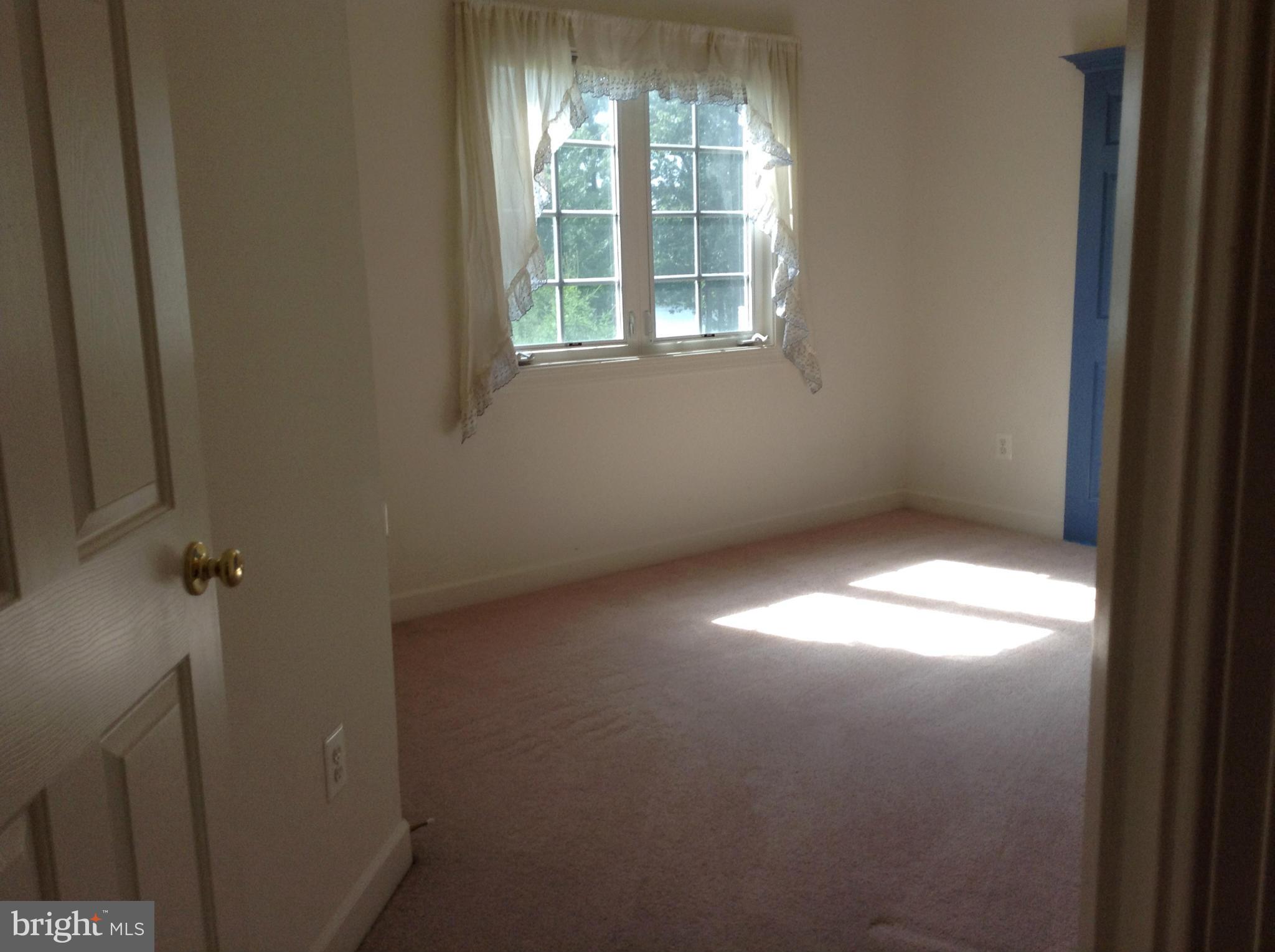 VIRGINIA OAKS - Residential