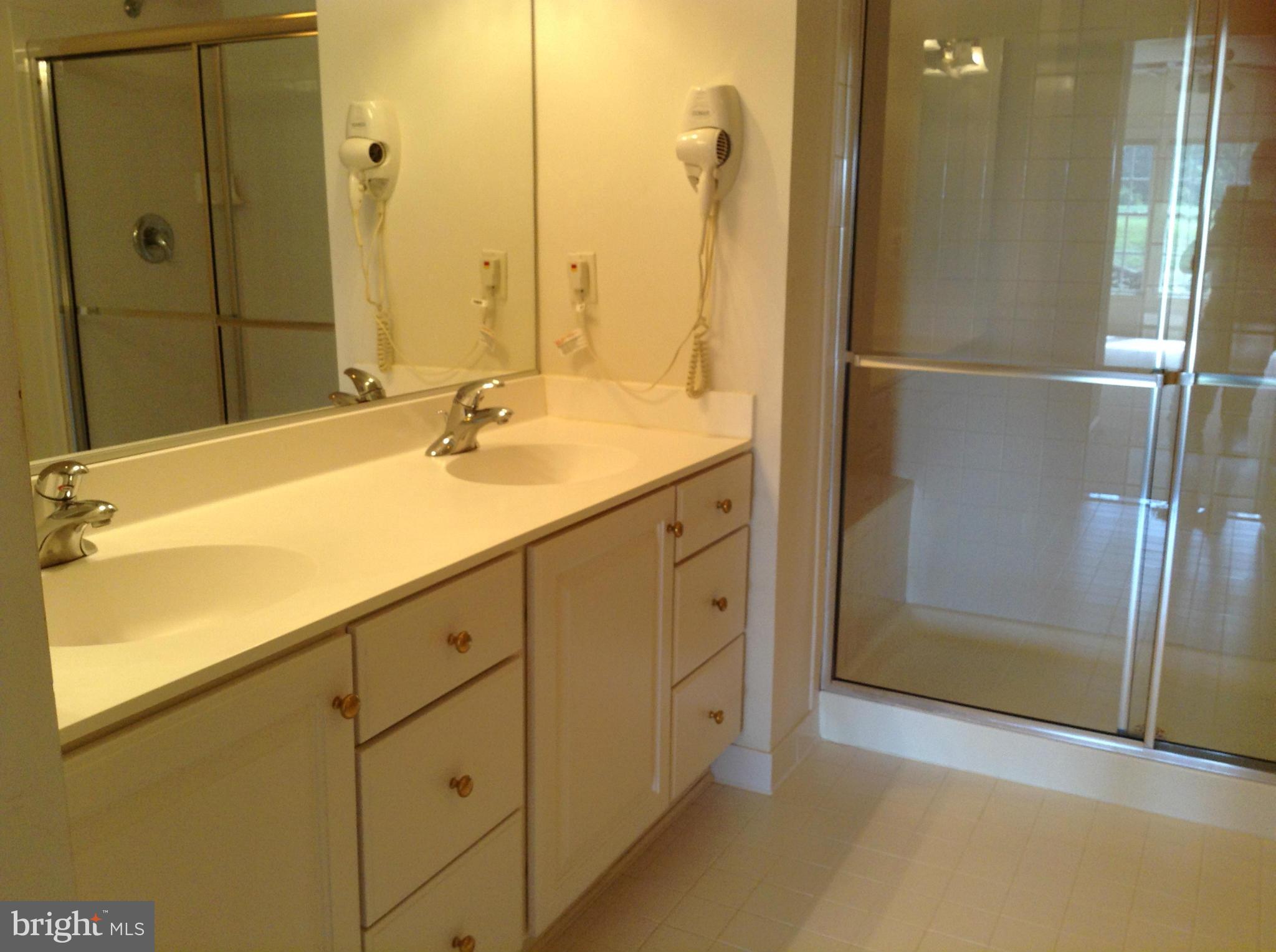 VIRGINIA OAKS - Residential