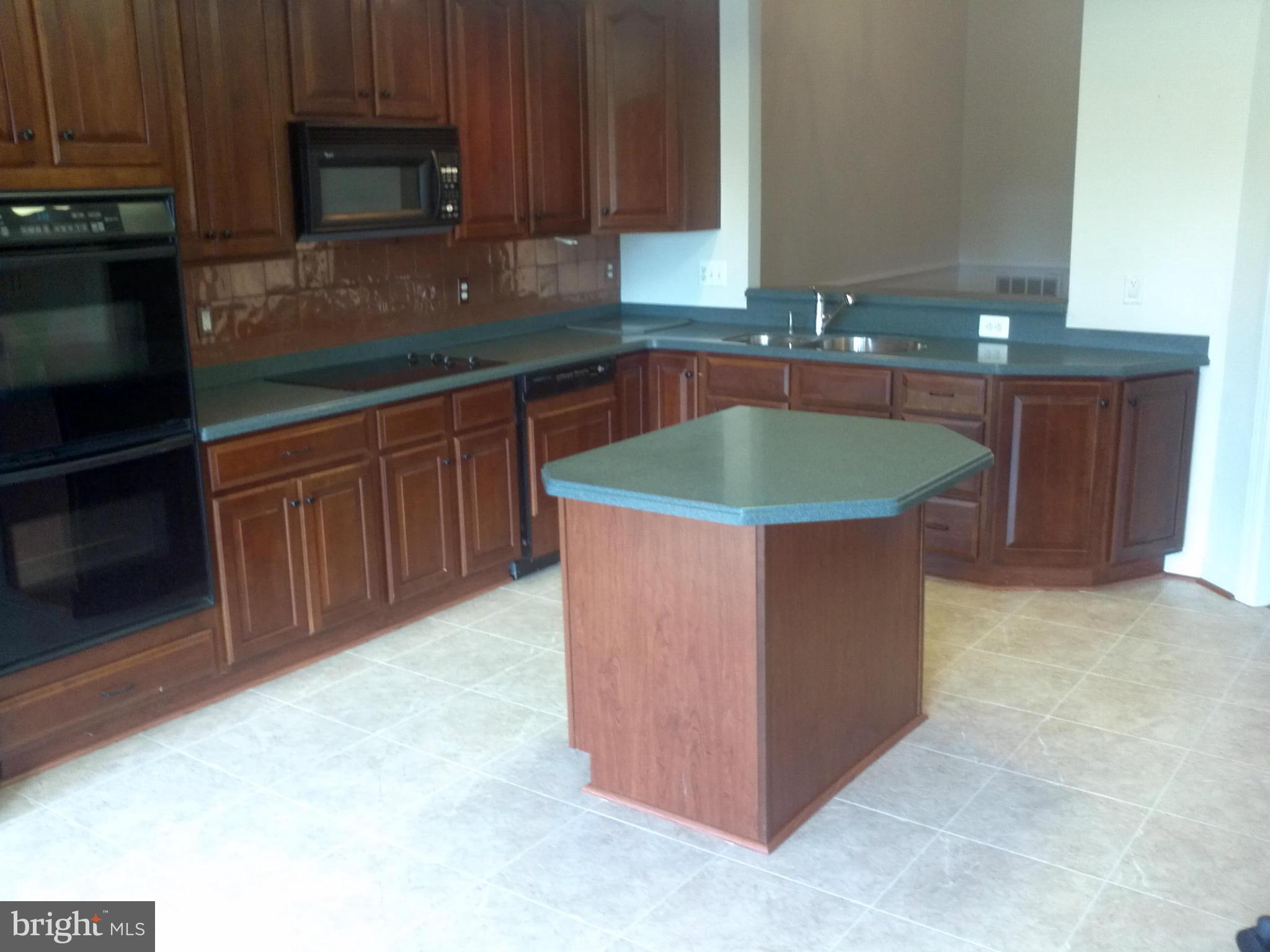 VIRGINIA OAKS - Residential