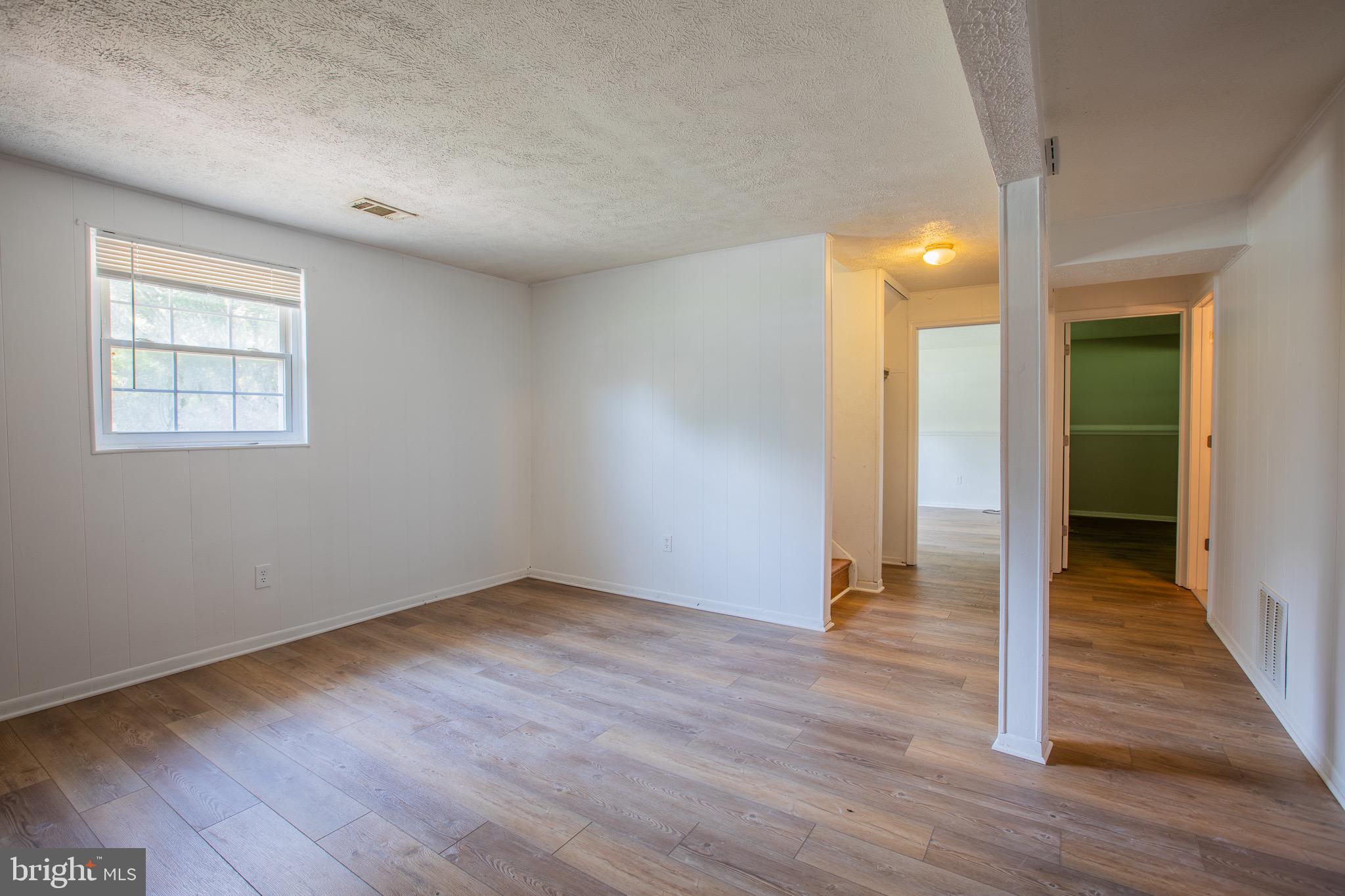 SILVER SPRING - Residential Lease