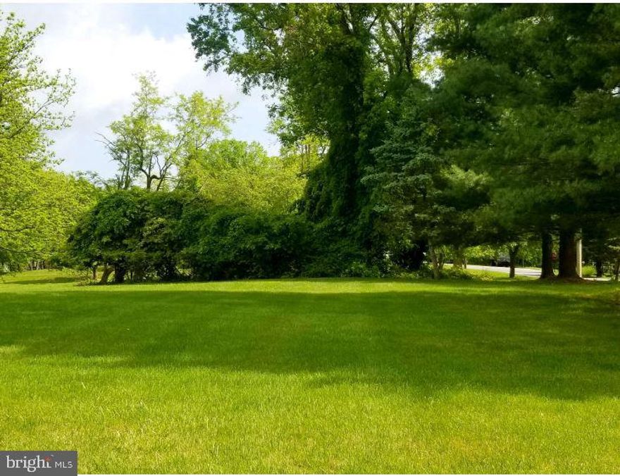 Great corner lot!  Build your dream cottage, second home or investment property in historic Harpers Ferry! We have a letter from the town confirming this lot is buildable. Public water/sewer available. There are 6 lots total, see other listings for adjacent lots. Lot is 0.182 aces and 60' x 132'.


Property Description: BLK O #1 RIDGE & MARION STS
Map: 1 Parcel: 0028 0000 0000
Book: 1231 Page: 381