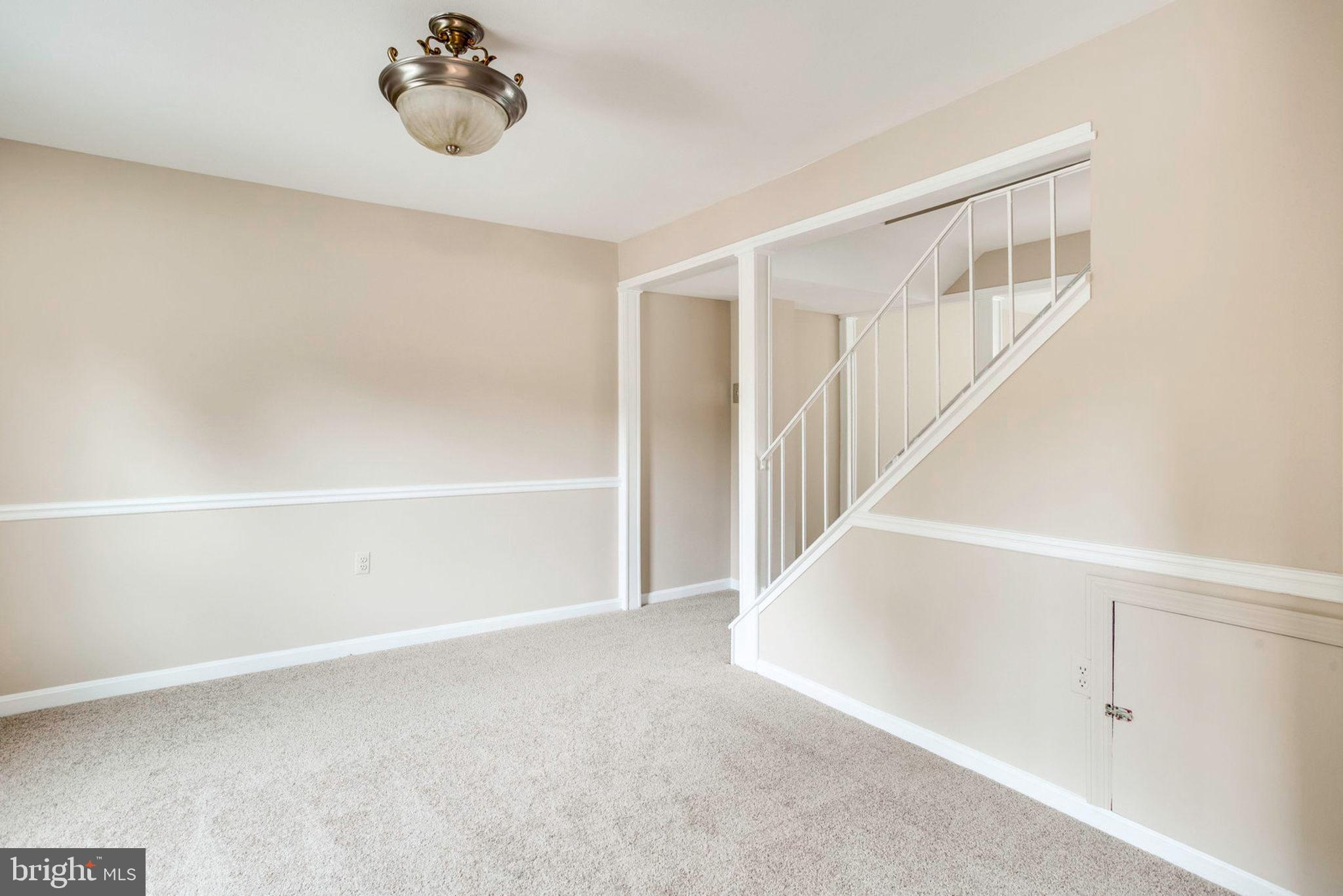 PINEWOOD LAKE - Residential