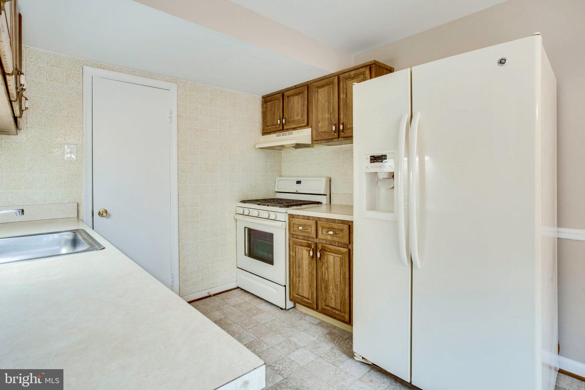 PINEWOOD LAKE - Residential