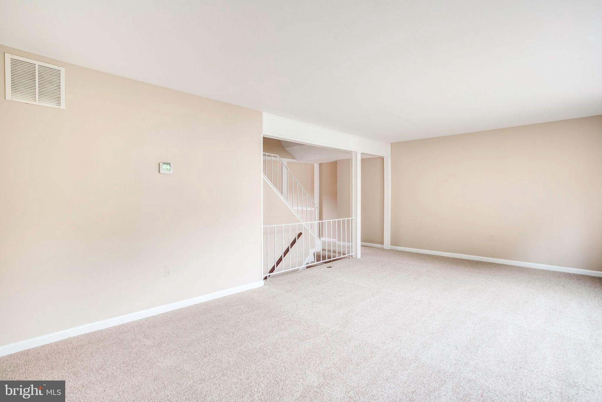 PINEWOOD LAKE - Residential