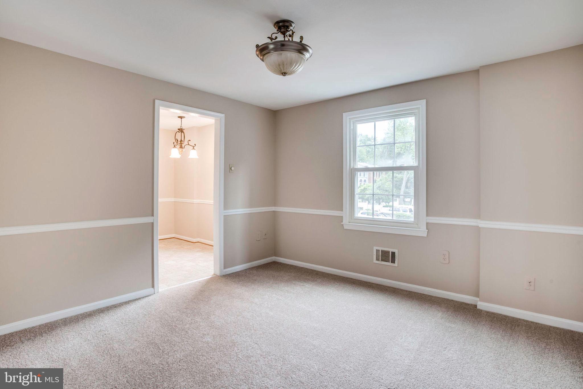 PINEWOOD LAKE - Residential