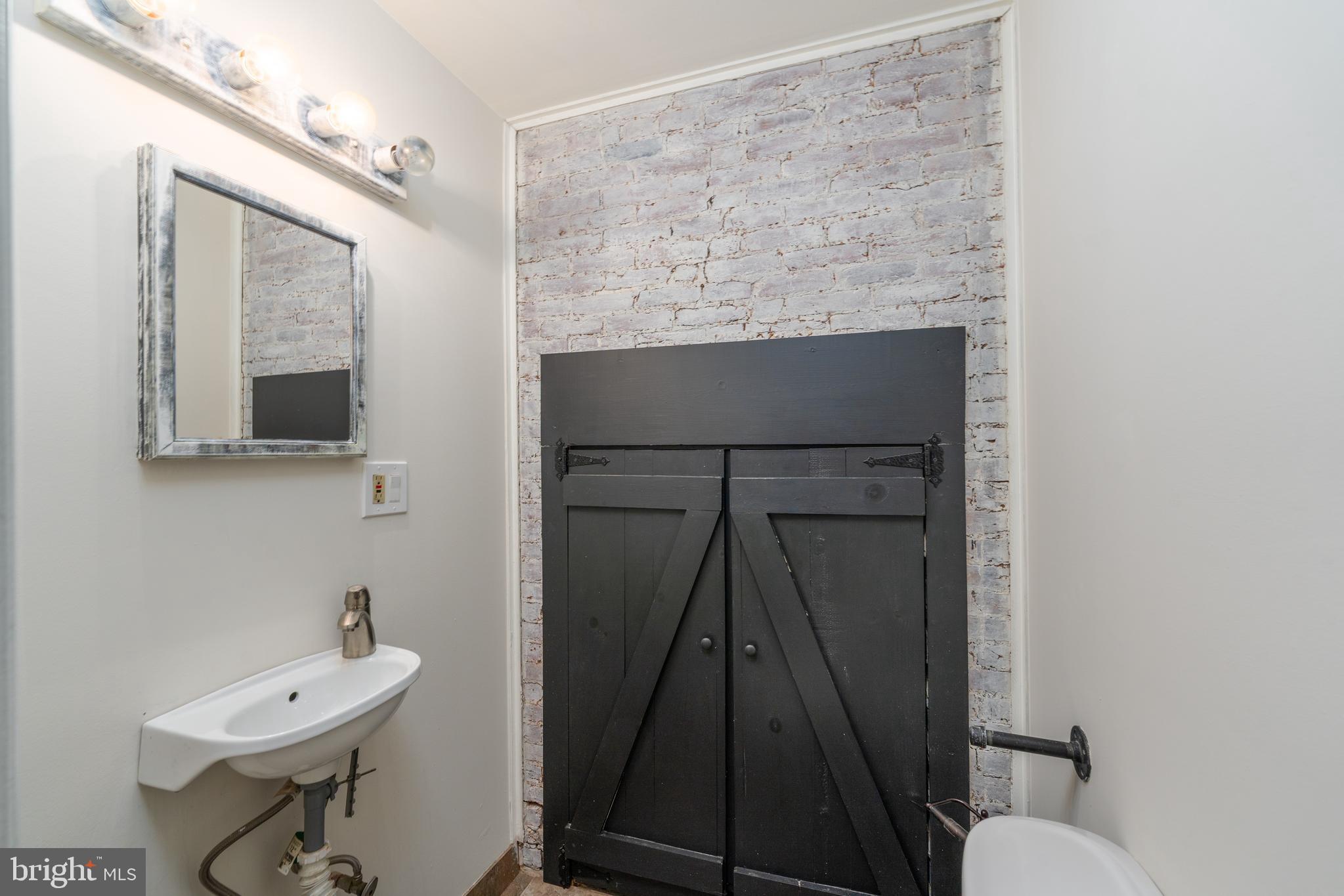 PIGTOWN HISTORIC DISTRICT - Residential Lease