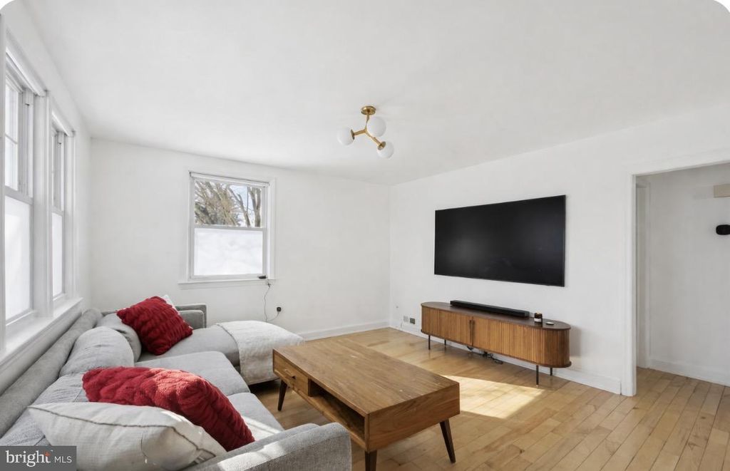 Photo of 1009 Morton Avenue, FOLSOM, PA 19033 (MLS # PADE2108114)