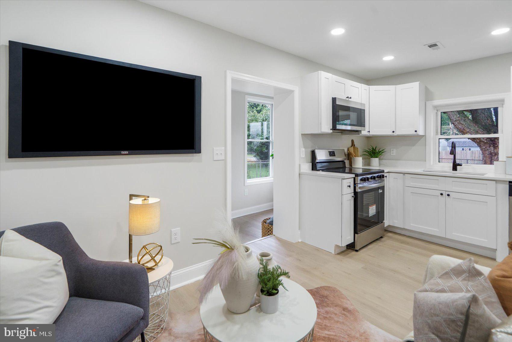 ARUNDEL GARDENS - Residential