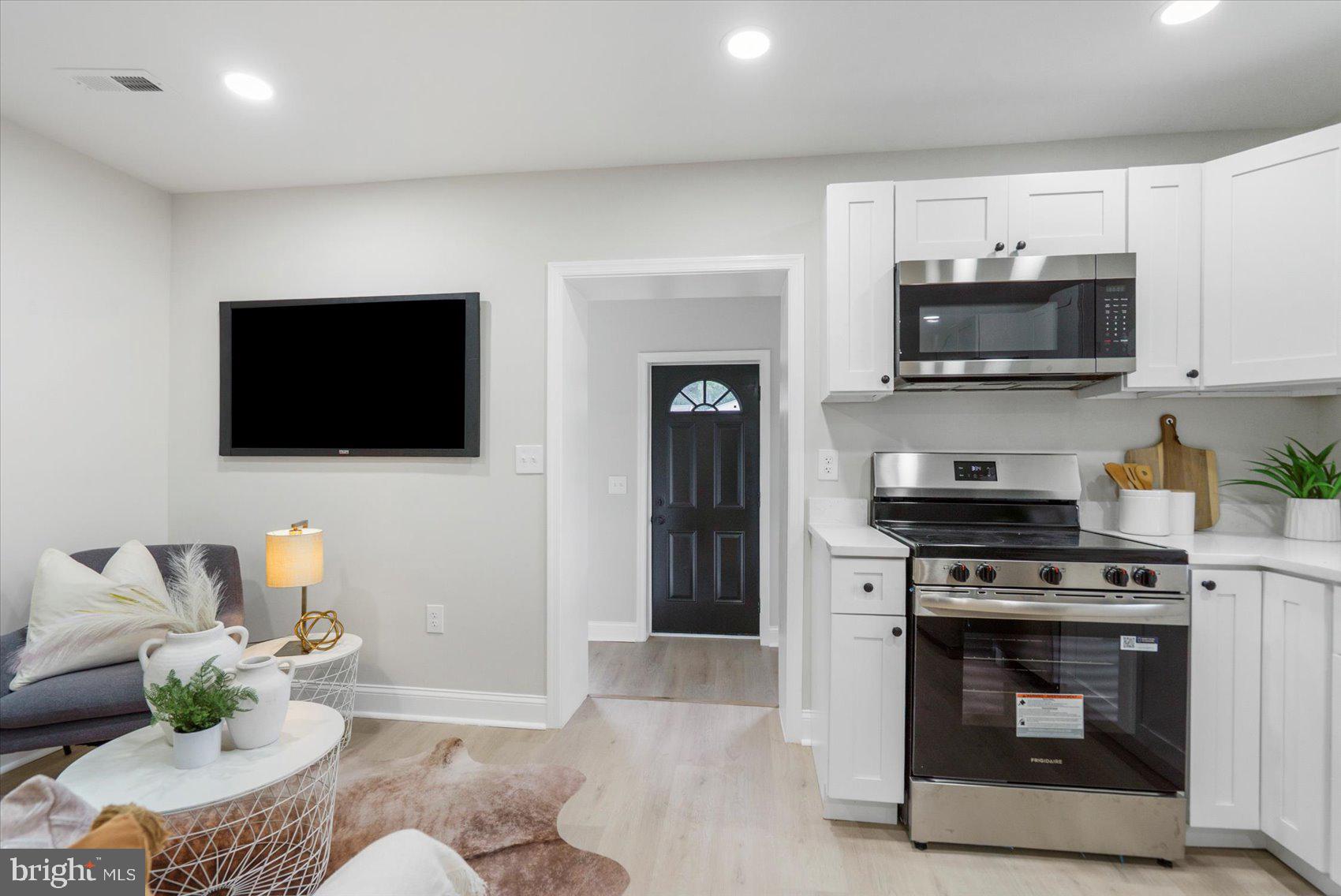 ARUNDEL GARDENS - Residential