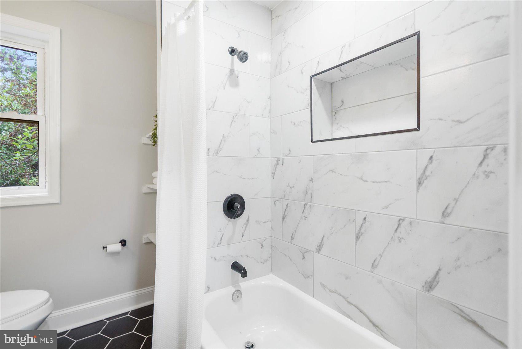 ARUNDEL GARDENS - Residential