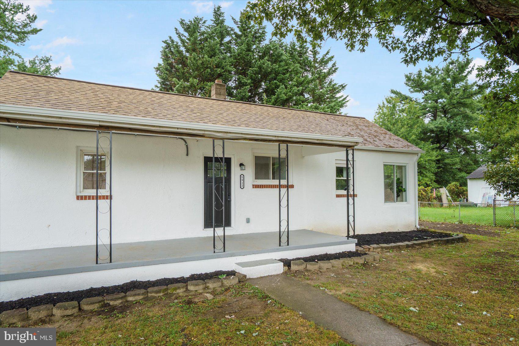 ARUNDEL GARDENS - Residential