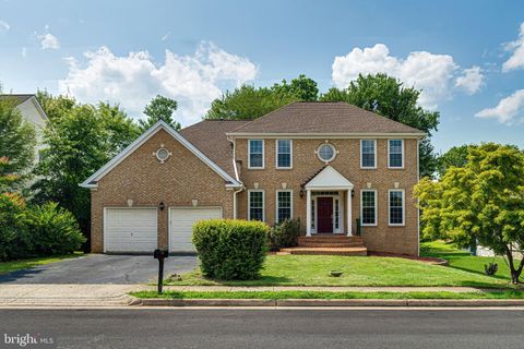 Photo of 1936 Lord Fairfax Road, VIENNA, VA 22182 (MLS # VAFX2293756)
