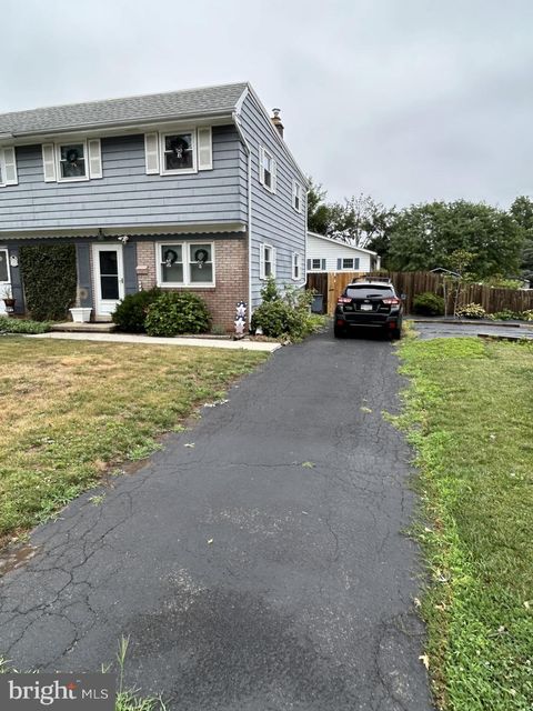 Townhouse For Sale - 501 General Sutter Avenue<br/> LITITZ, PA 17543