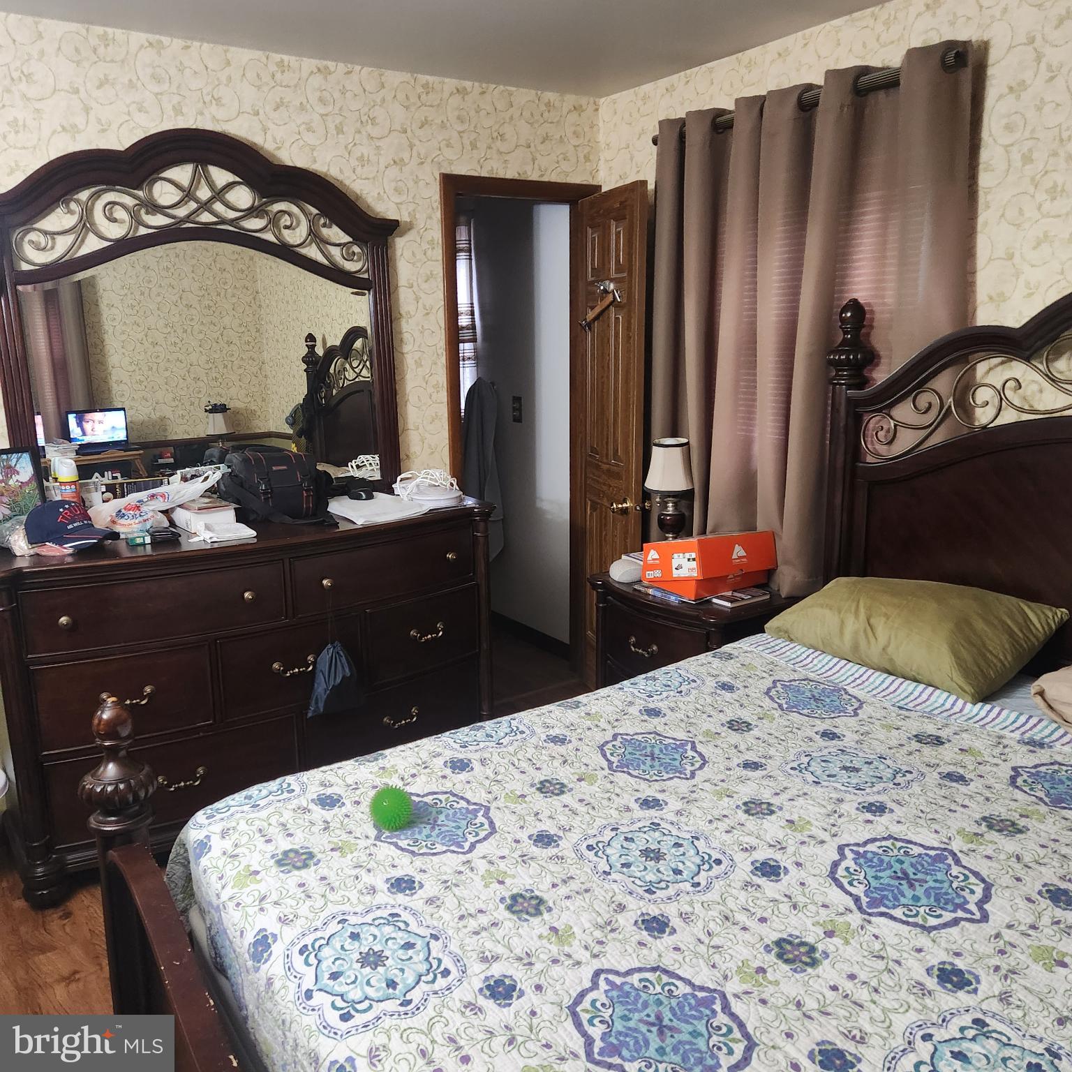 NOLL MANOR - Residential