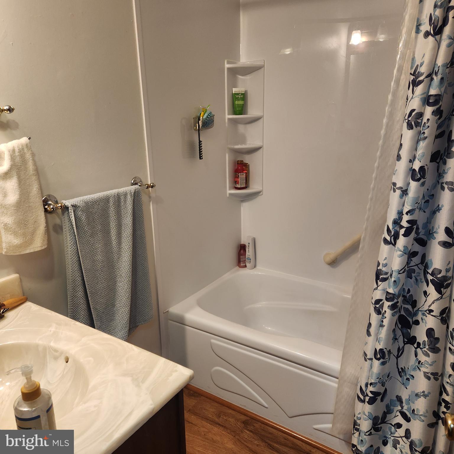 NOLL MANOR - Residential