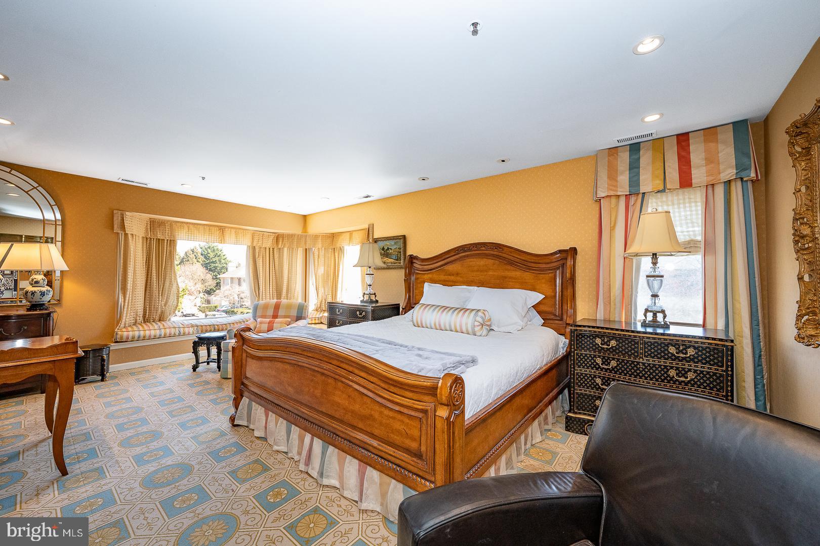 HILLGATE - Residential
