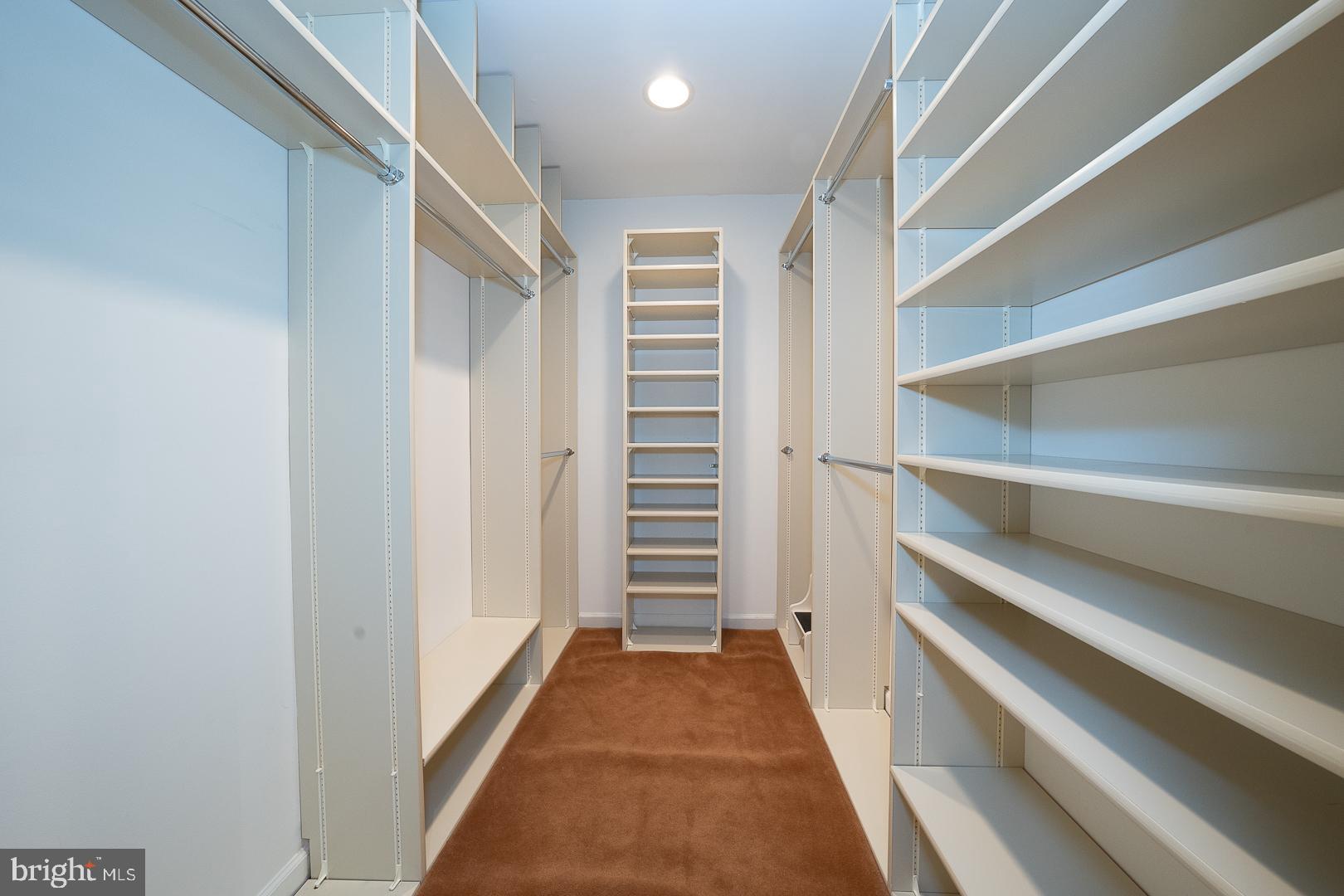 HILLGATE - Residential