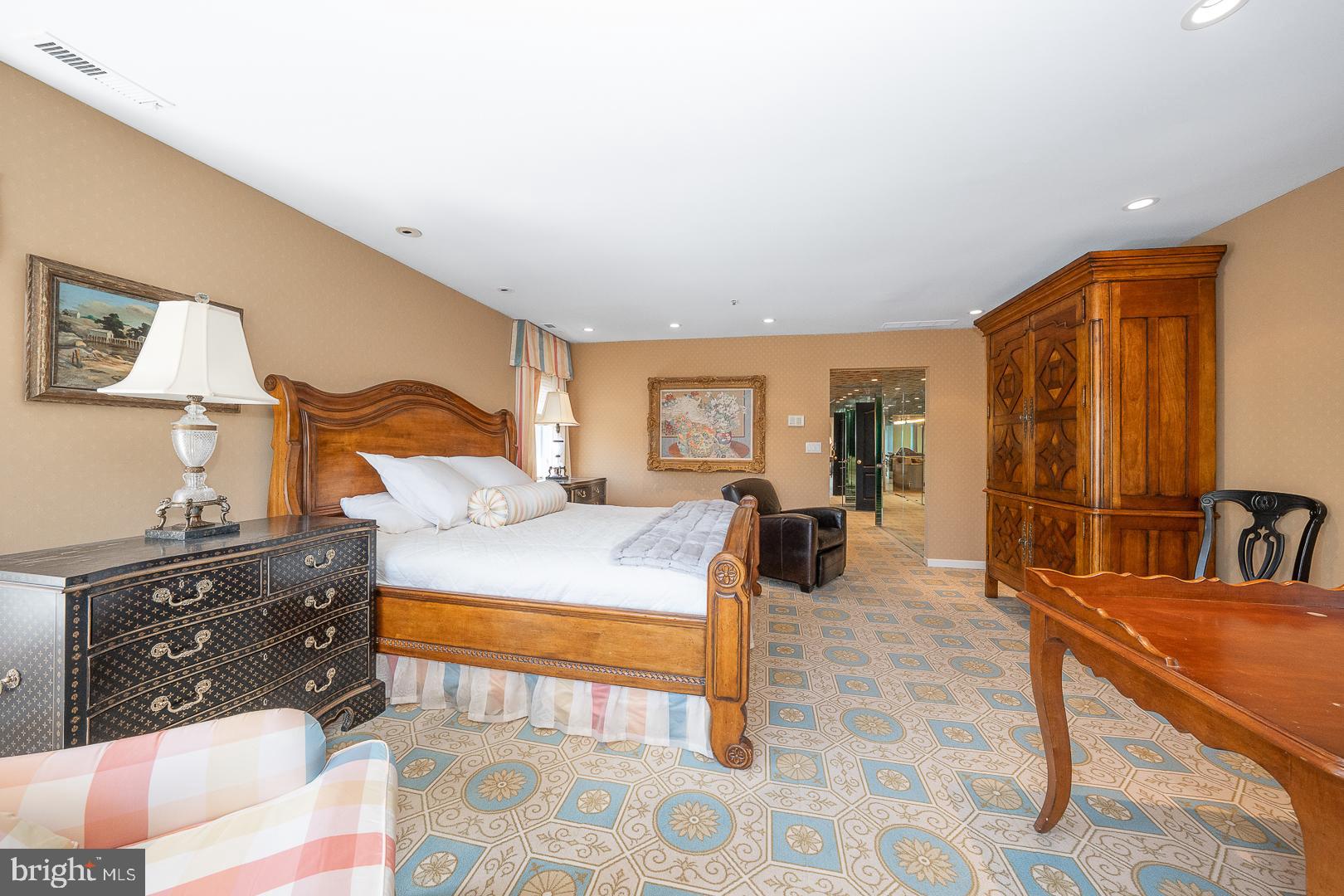 HILLGATE - Residential