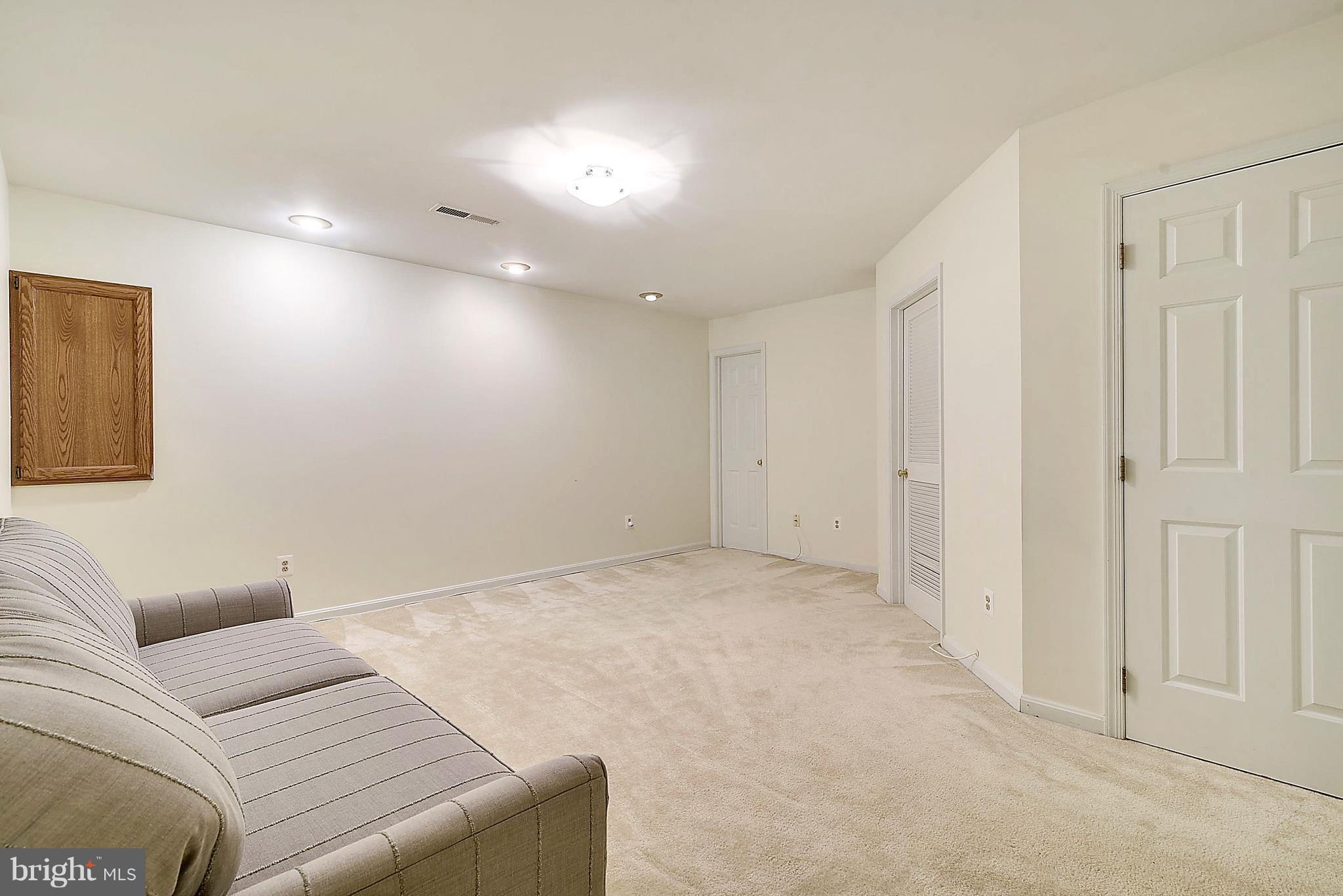 VIRGINIA CENTER - Residential