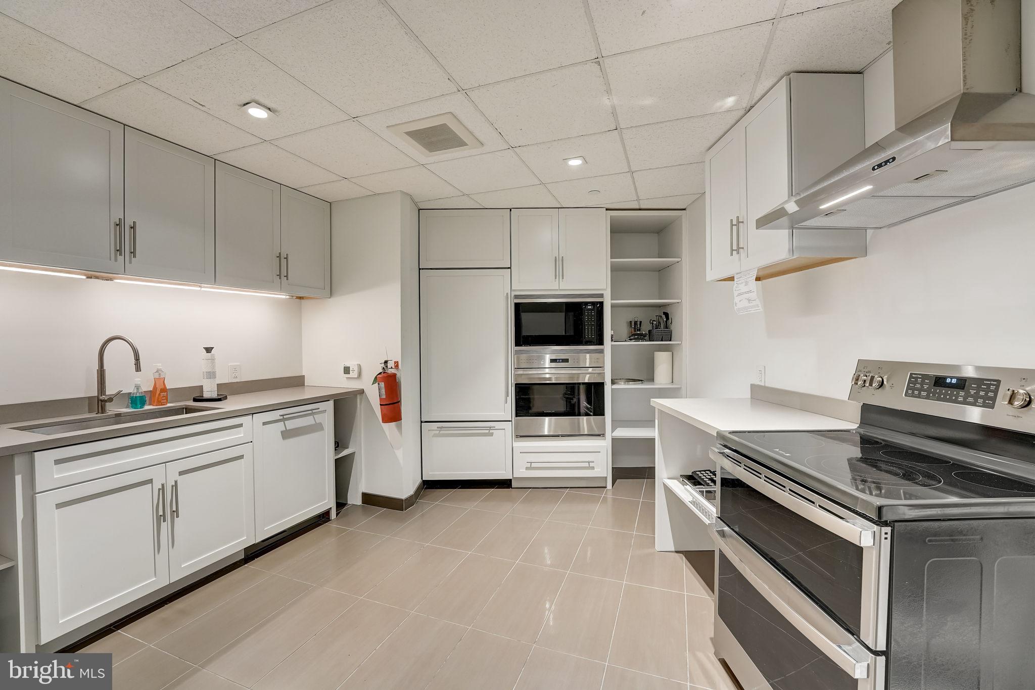 WASHINGTON SQ WEST - Residential