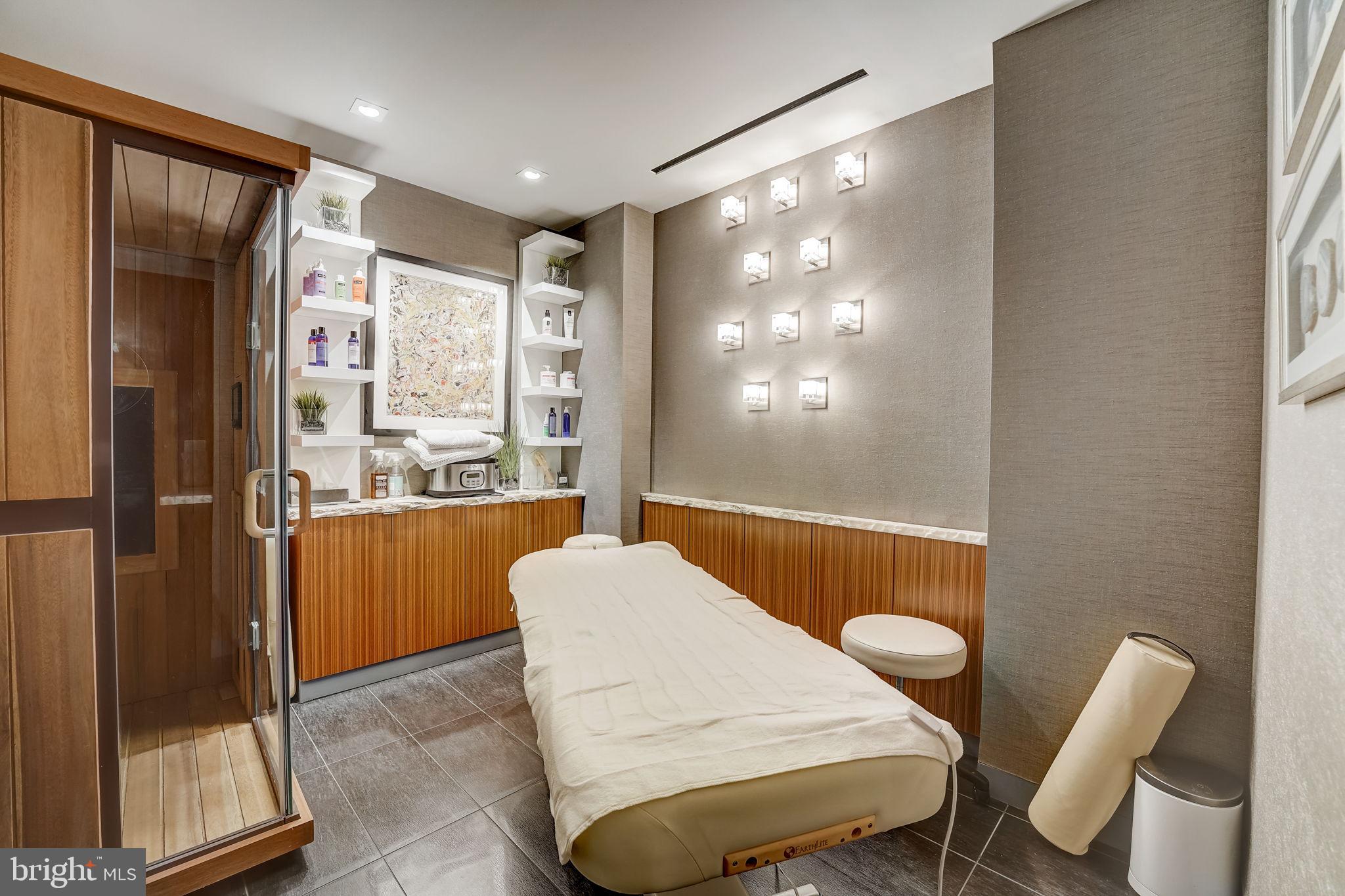 WASHINGTON SQ WEST - Residential