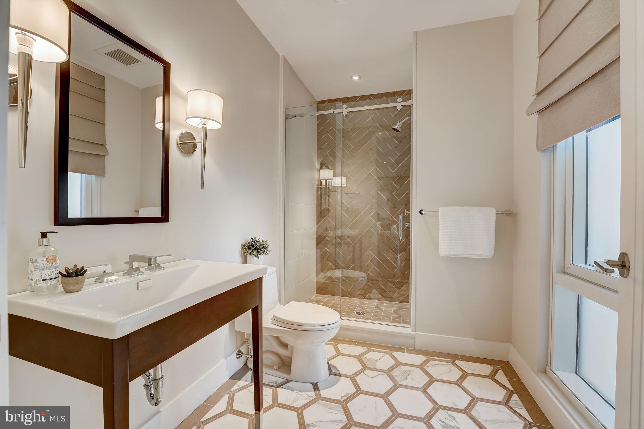 WASHINGTON SQ WEST - Residential