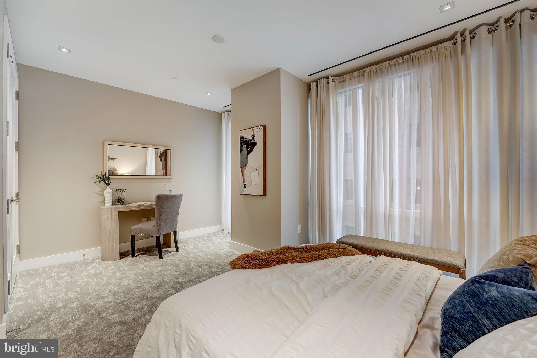 WASHINGTON SQ WEST - Residential