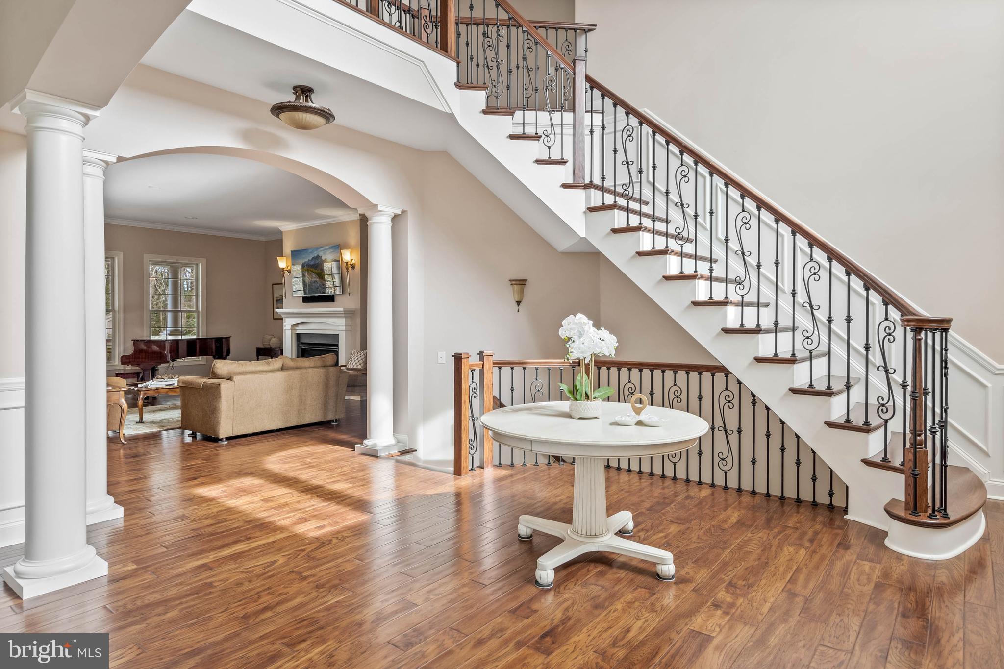 WOLFE POINTE - Residential