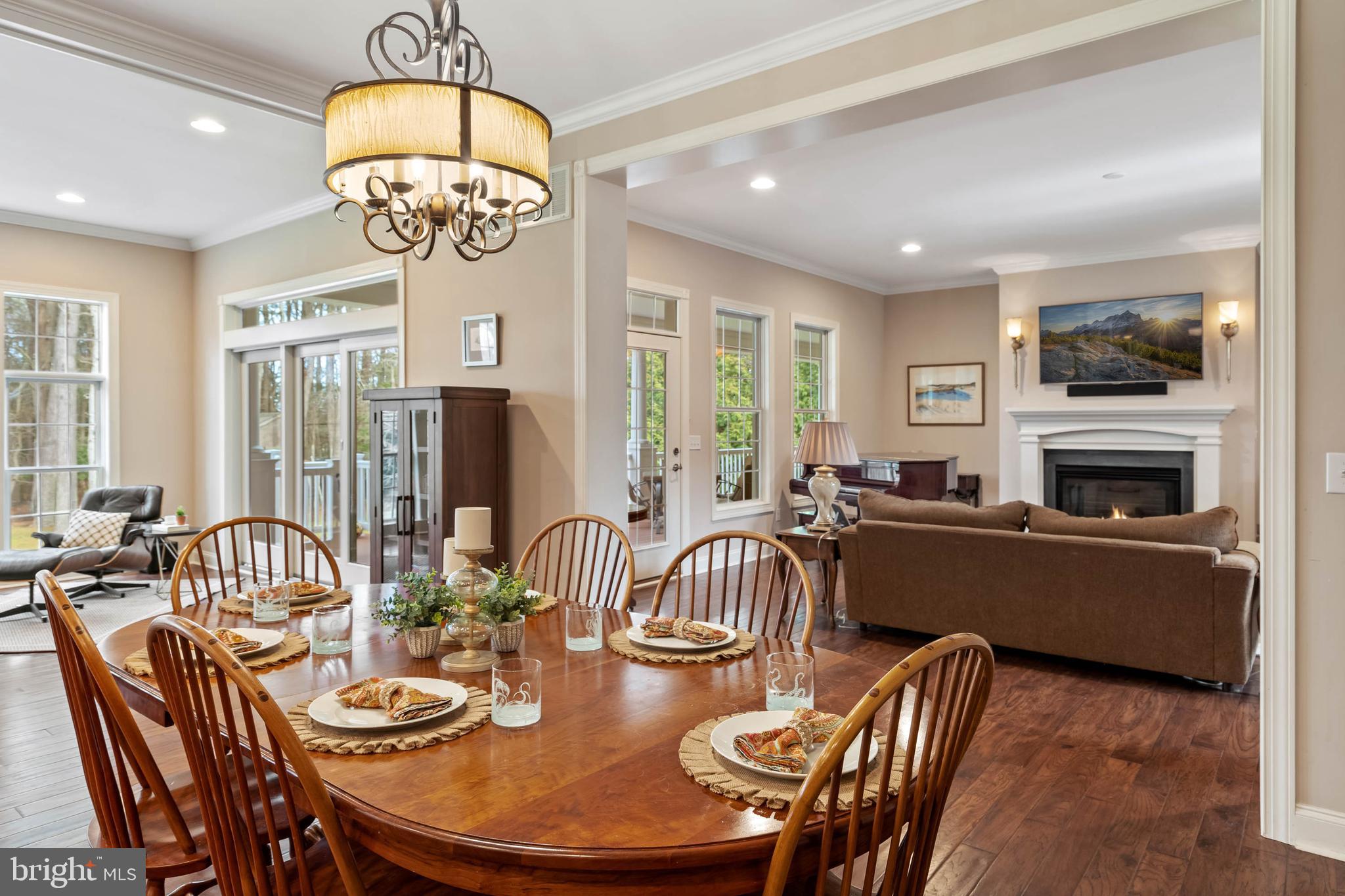 WOLFE POINTE - Residential