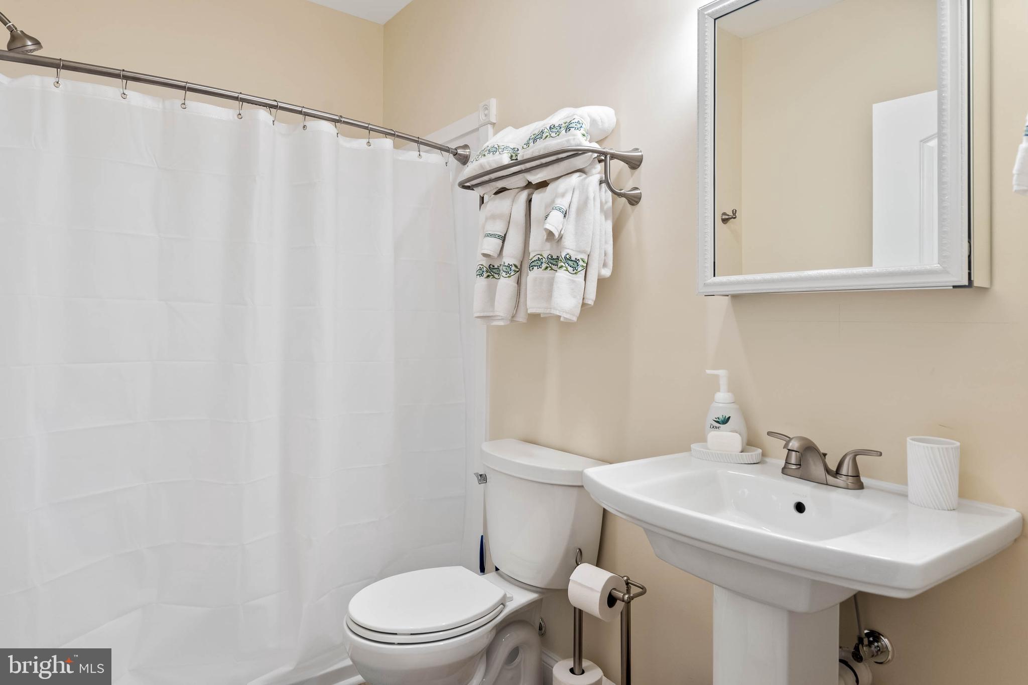 WOLFE POINTE - Residential