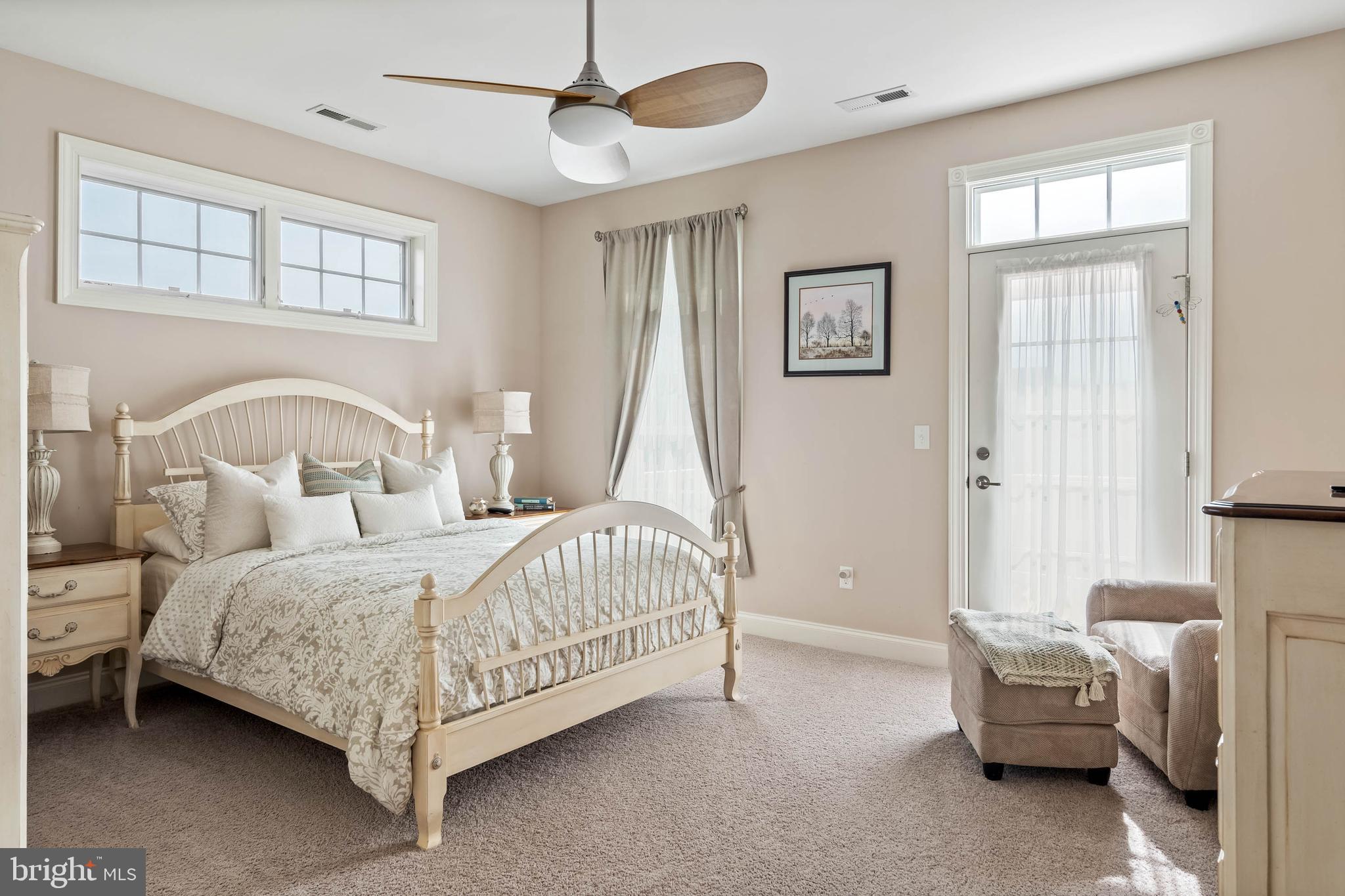 WOLFE POINTE - Residential