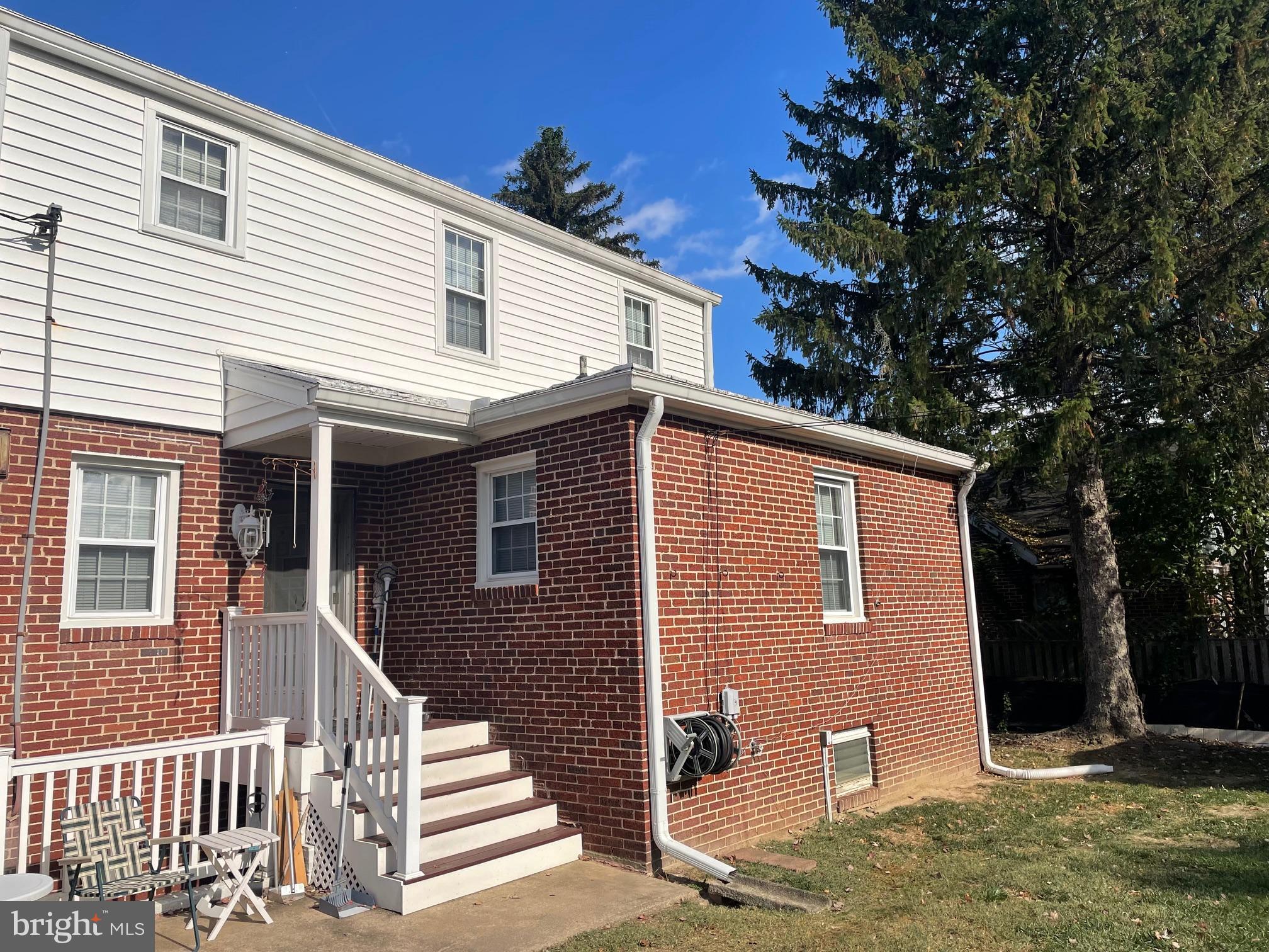 527 FOREST VIEW ROAD