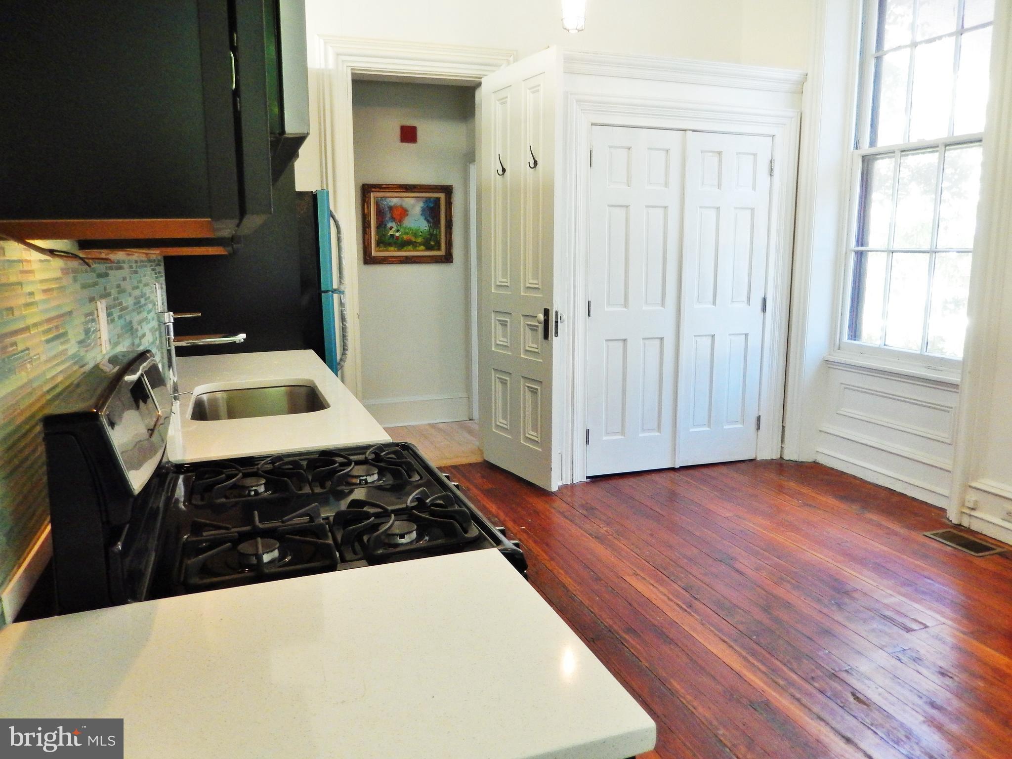 WASHINGTON SQ WEST - Residential Income