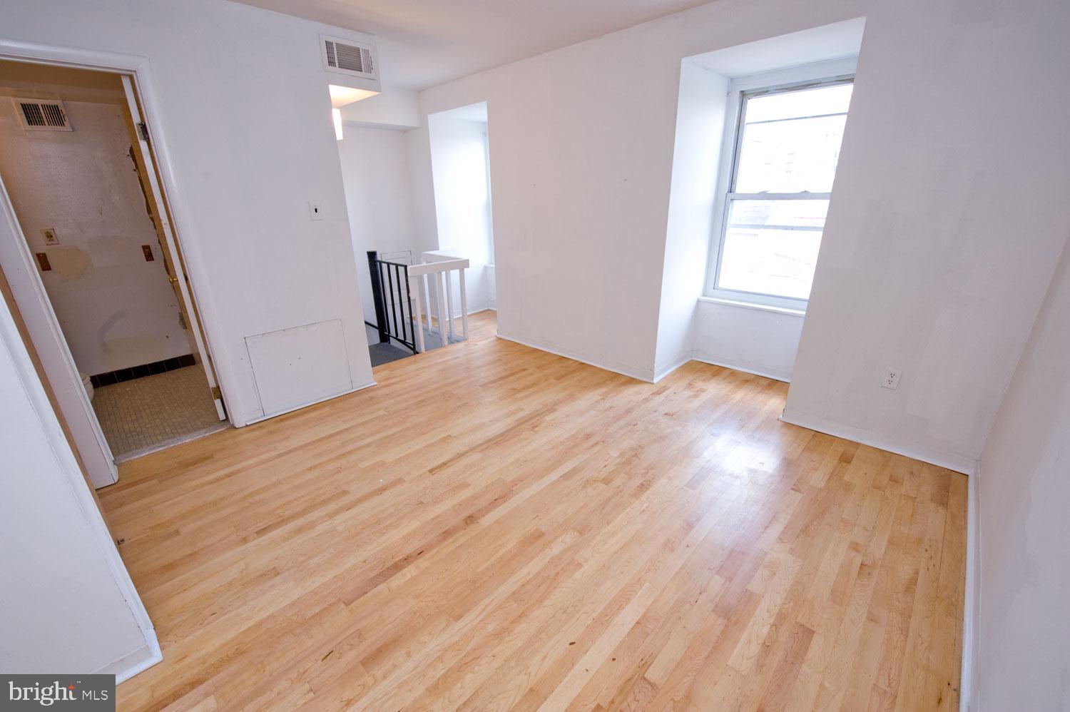 WASHINGTON SQ WEST - Residential Income