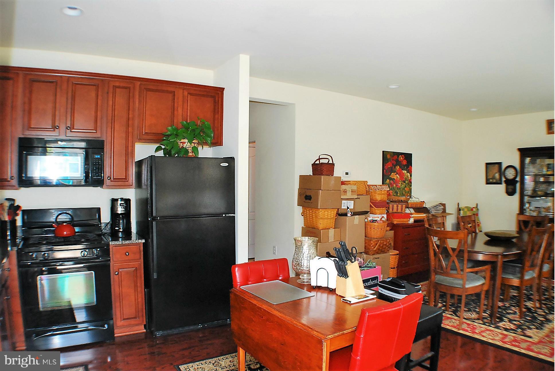 WAKELAND MANOR - Residential