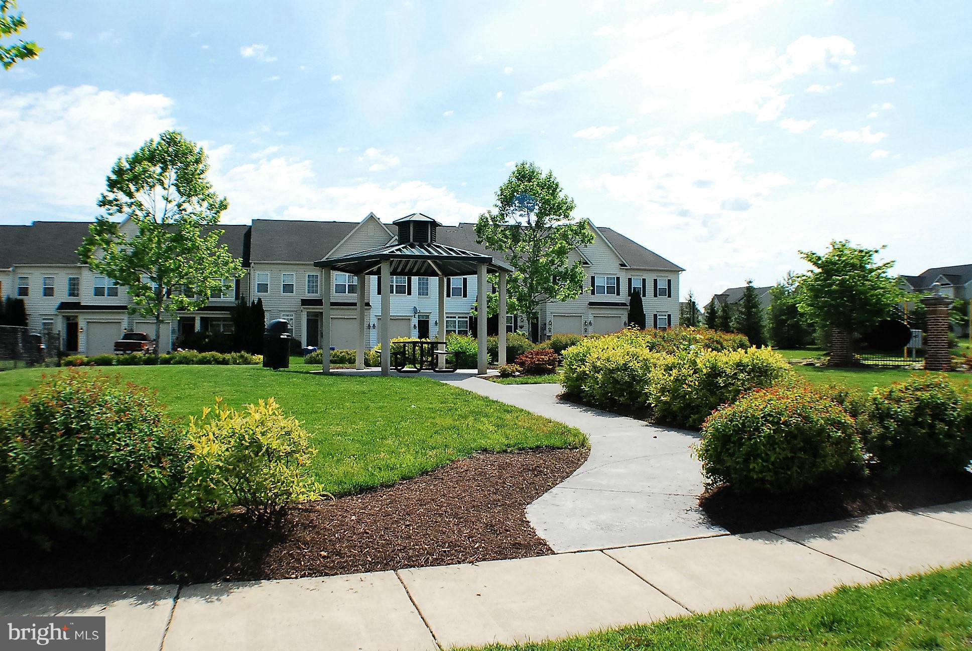 WAKELAND MANOR - Residential