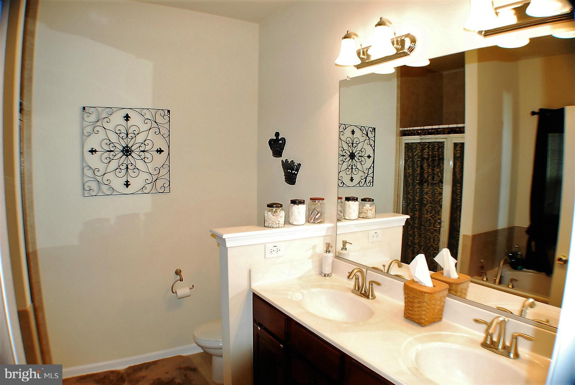 WAKELAND MANOR - Residential