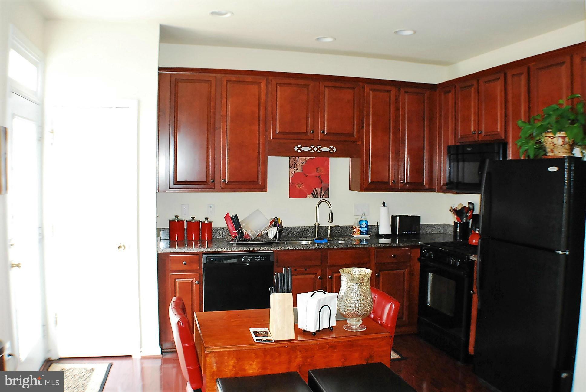 WAKELAND MANOR - Residential