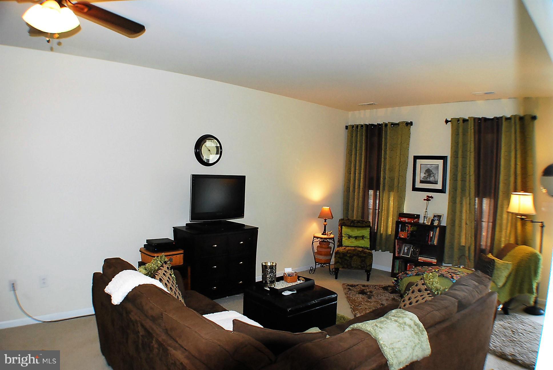 WAKELAND MANOR - Residential