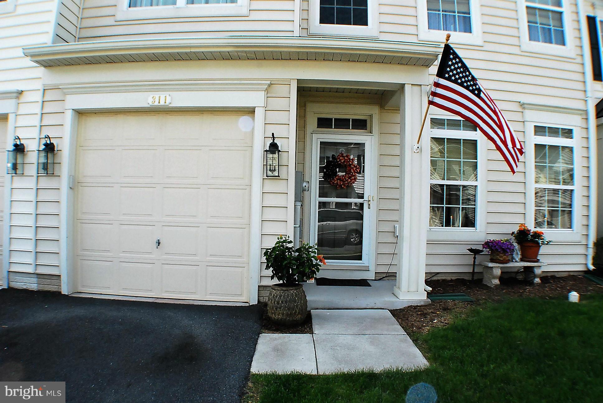 WAKELAND MANOR - Residential