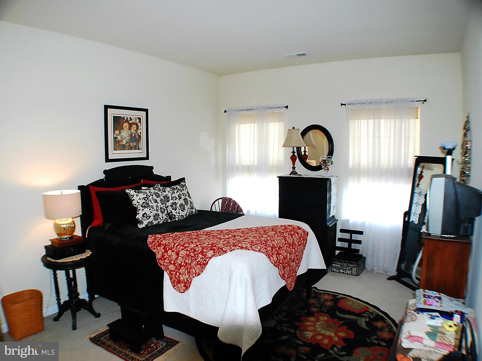 WAKELAND MANOR - Residential