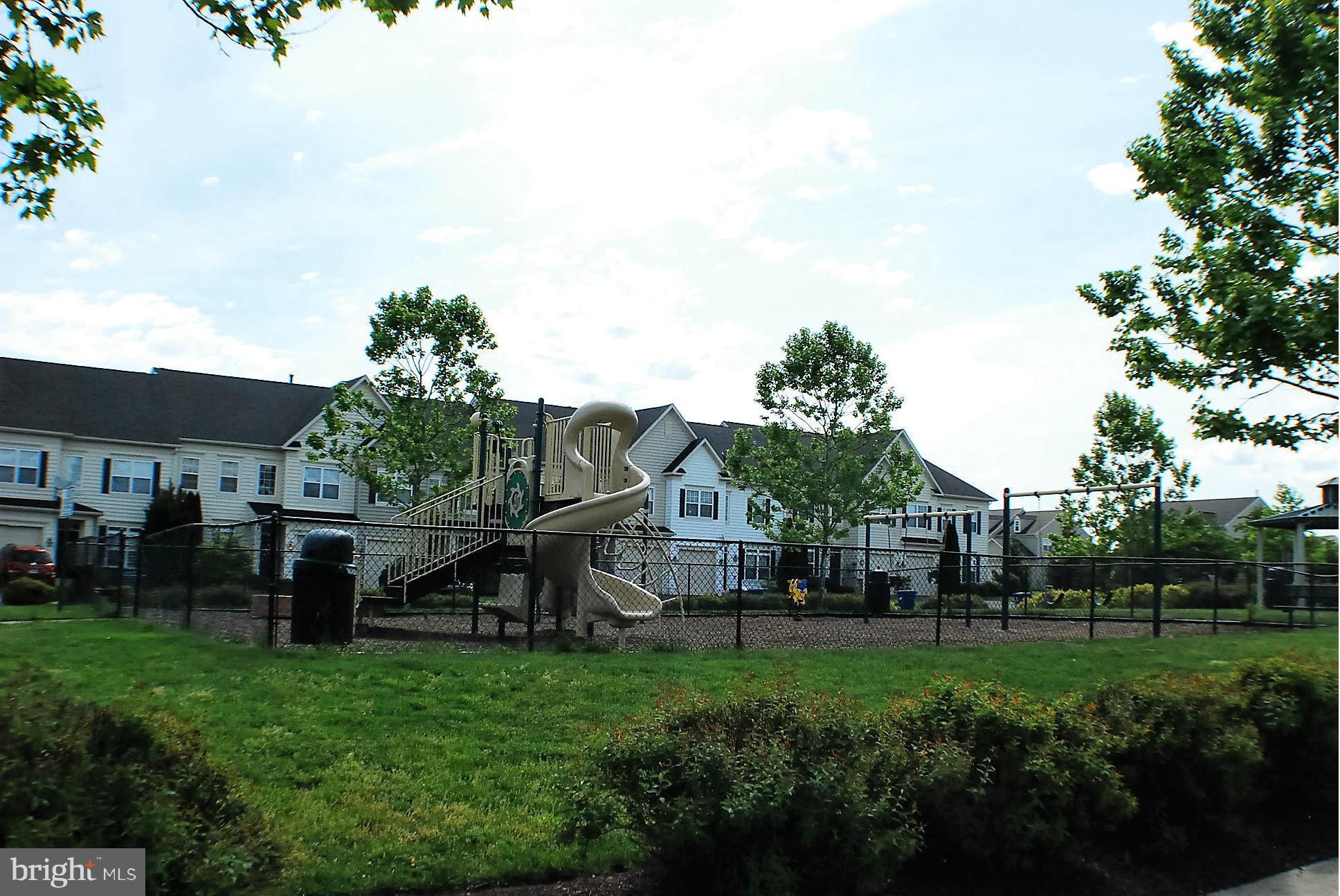 WAKELAND MANOR - Residential