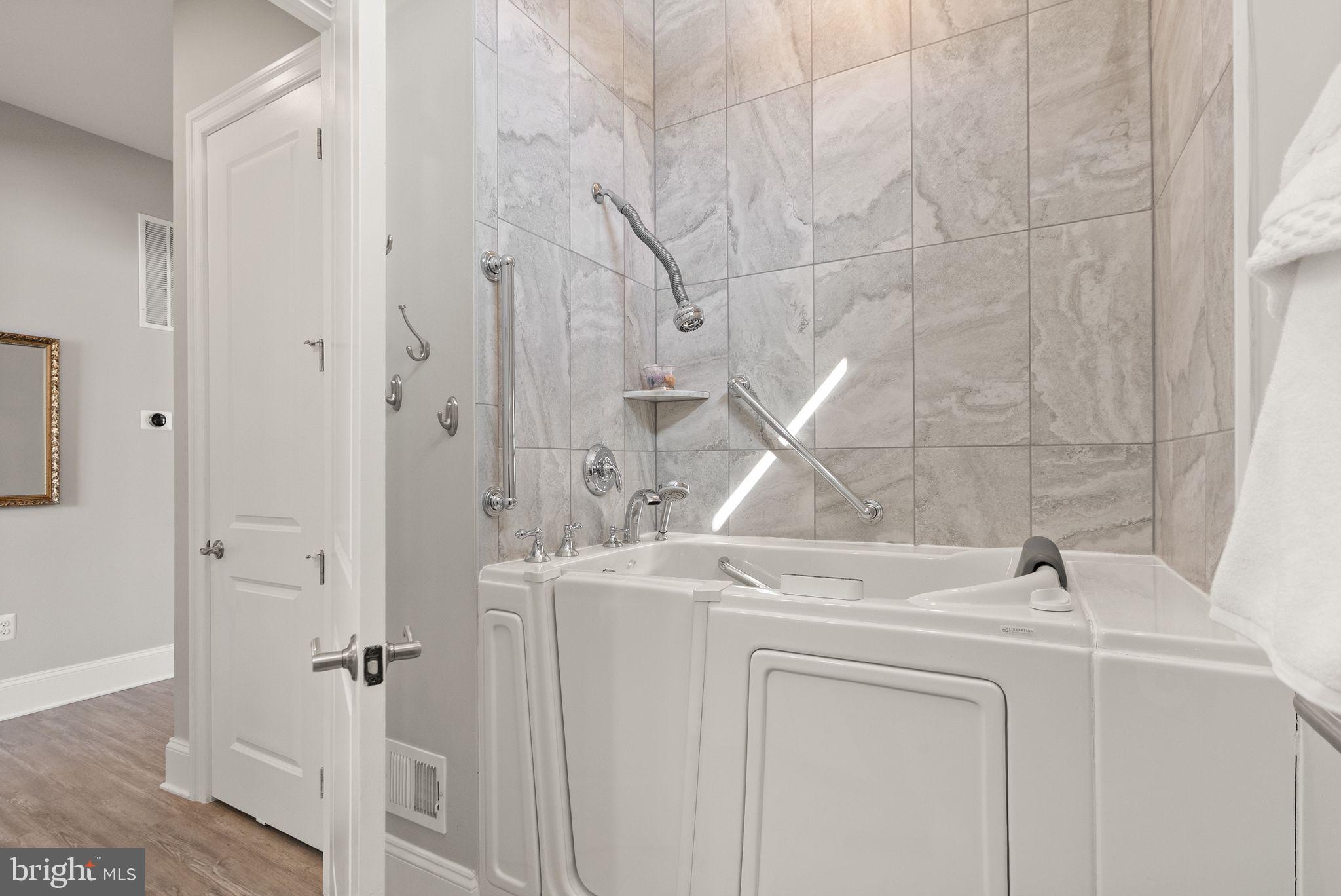 MCINTOSH - Residential