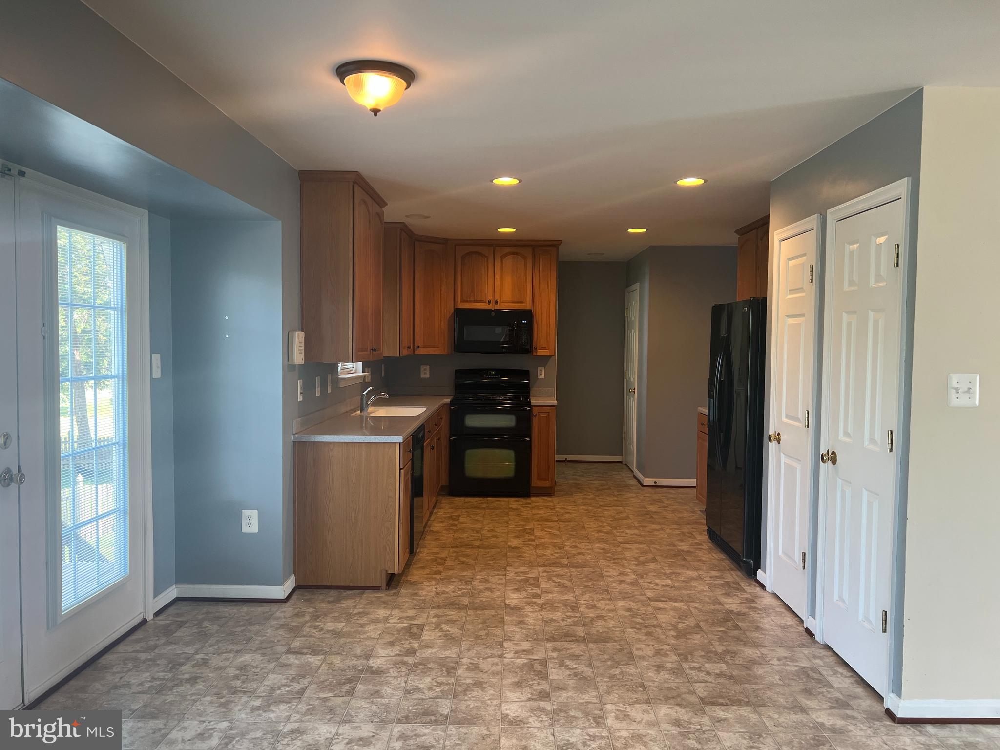 SOMERSET - Residential Lease