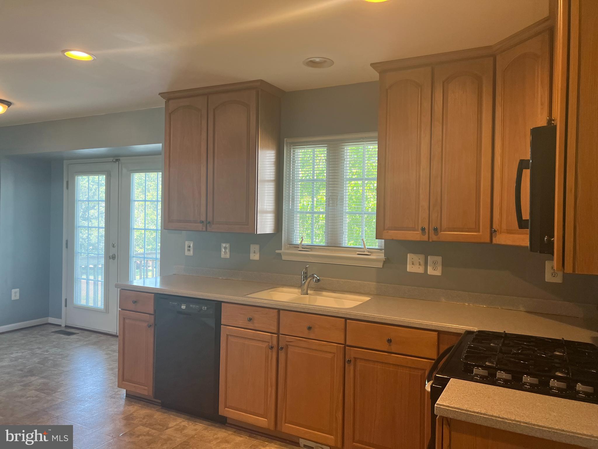 SOMERSET - Residential Lease