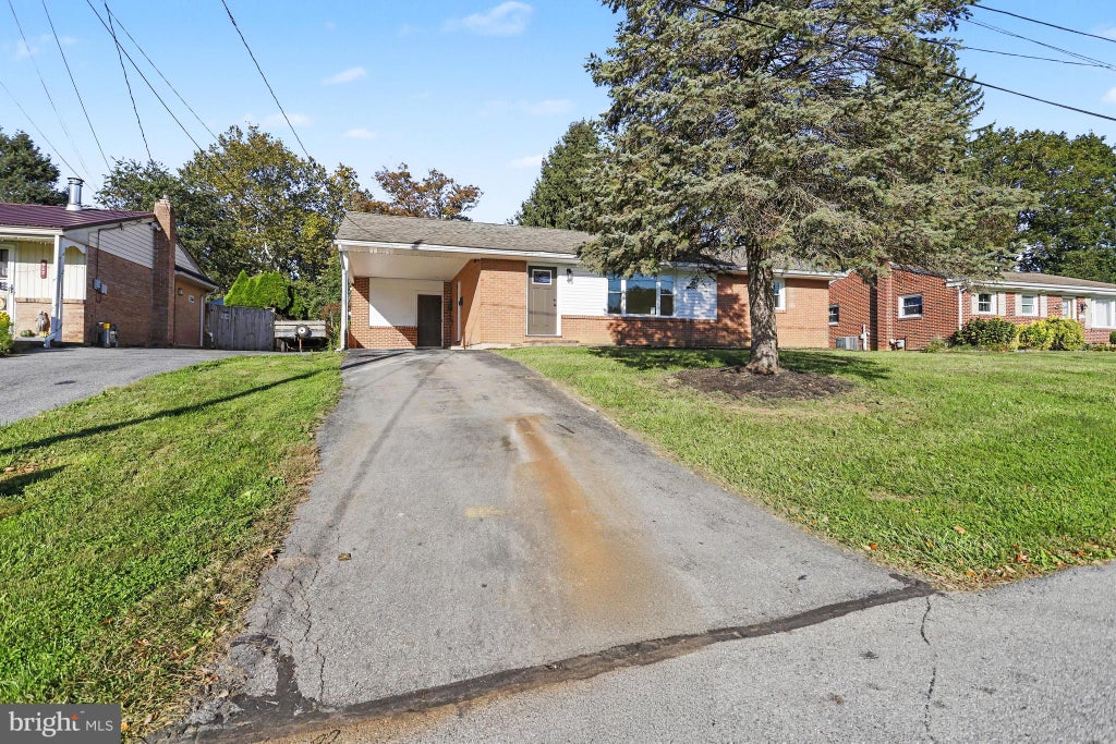 Photo of 510 Bermuda Road, LANCASTER, PA 17603 (MLS # PALA2097256)