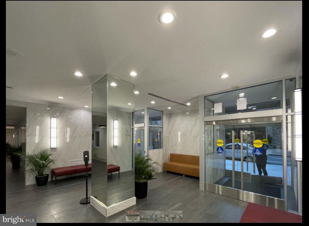 RITTENHOUSE SQUARE - Residential Lease