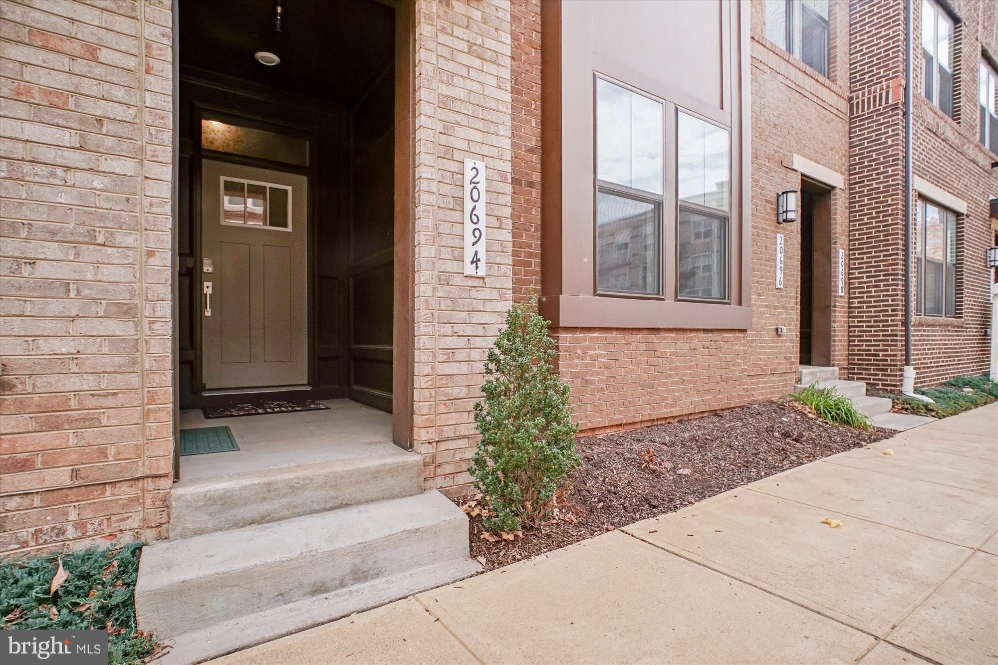 20694 WOOD QUAY DRIVE