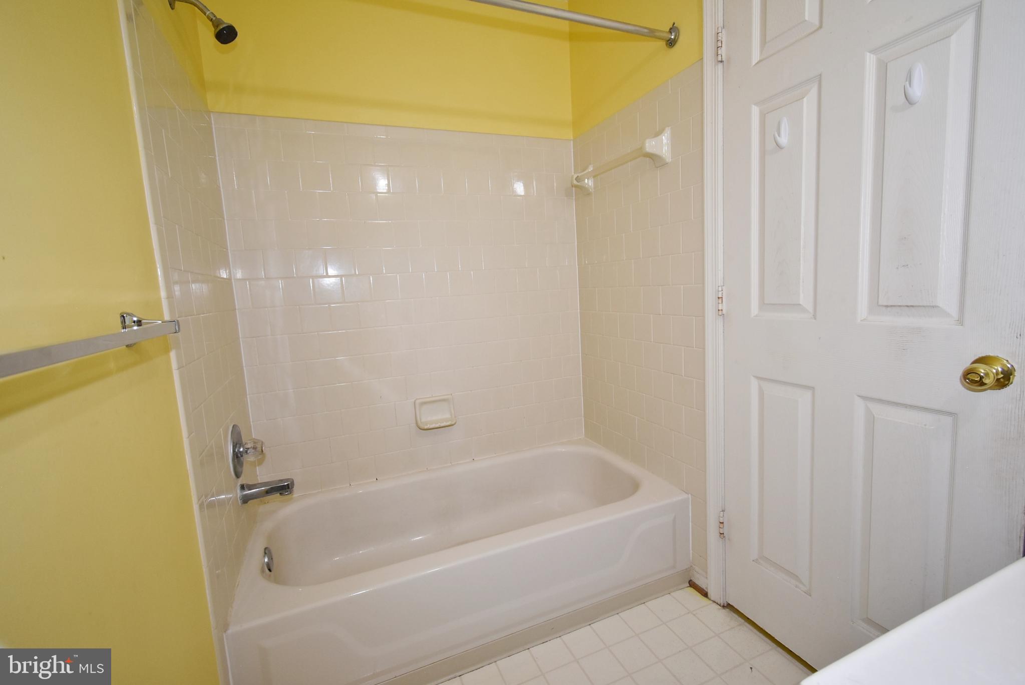 HUNTERS CROSS - Residential Lease